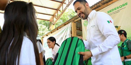 En 2024, programa escolar estatal apoya a 350 mil estudiantes