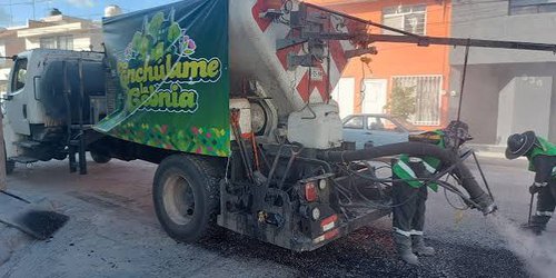 JEC lleva bacheo y rehabilitación de espacios públicos a San Ángel I y II