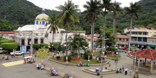 Gobierno estatal atiende camino en la Huasteca Sur