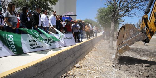 Gobernador inicia rehabilitación del parque El Meteorito, en Charcas