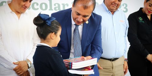 Con apoyo del Estado, SEP entrega libros de texto gratuito