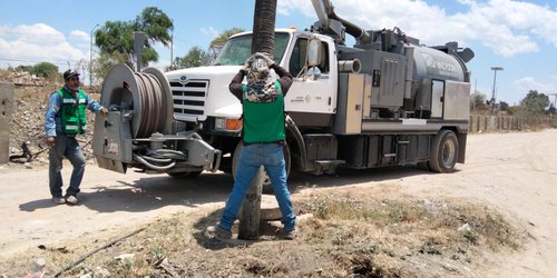 Realizan labores de limpieza en redes de drenaje en la zona metropolitana