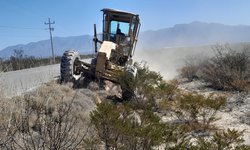 Bachean y limpian tres caminos en Real de Catorce