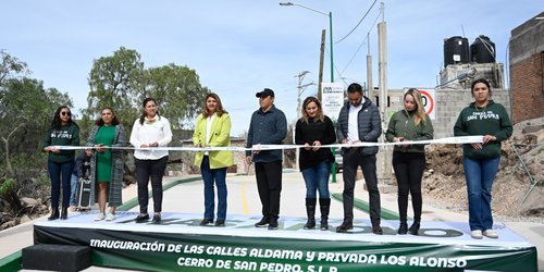 Ricardo Gallardo entrega obras viales en Cerro de San Pedro
