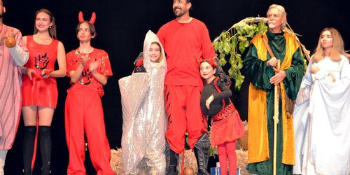 Servidores públicos disfrutan de Pastorela Navideña 2024