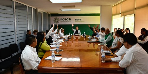 Ejecutivo estatal impulsa excelencia académica con Olimpiada del Conocimiento