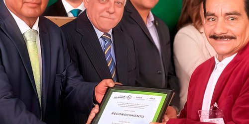 Reconocen a trabajadores de apoyo y asistencia educativa del SEER