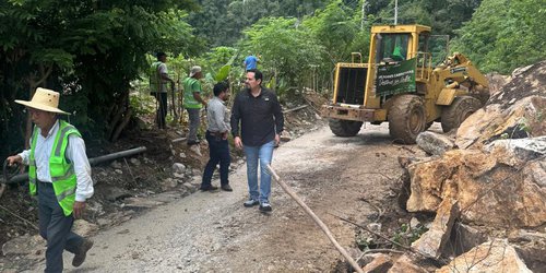 Gobierno Estatal atiende caminos afectados por las lluvias