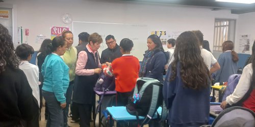 Inicia revisión de mochilas a niñas y niños de educación básica de escuelas del SEER, por seguridad