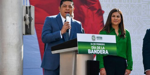 Gobierno del Estado entrega seis mil banderas, para fomentar valores cívicos