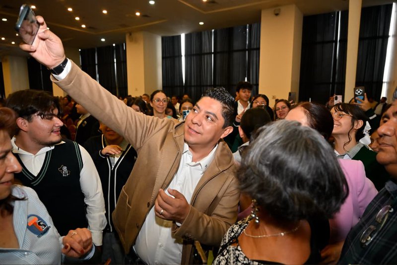 ricardo_gallardo_estudiantes_mirioverde.jpeg