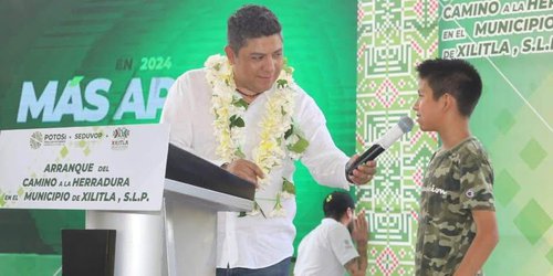 Gobierno estatal lleva más apoyo a las cuatro regiones con desarrollo e infraestructura