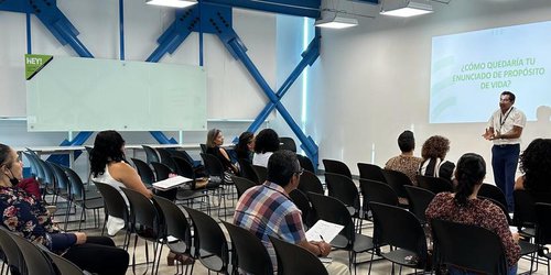 Gobierno profesionaliza a servidores públicos