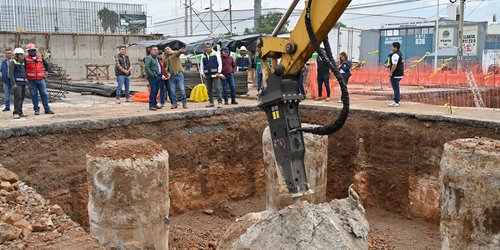 Ricardo Gallardo supervisa obras del puente en Circuito Potosí