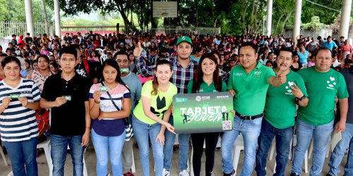 Gobierno Estatal otorga Tarjetas Joven en Matlapa