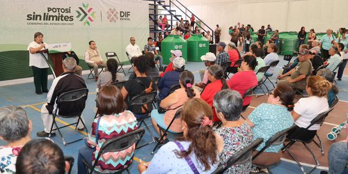 Entrega Gobierno Estatal tinacos a familias potosinas
