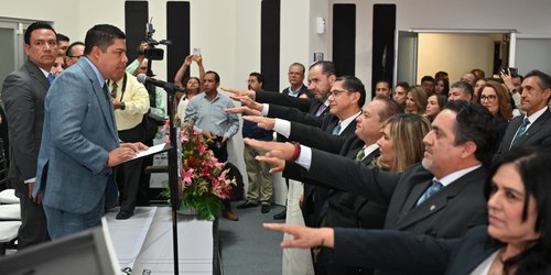 Ricardo Gallardo reafirma compromiso con el Notario y más apoyo a las familias