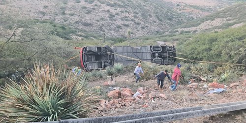 Gobierno estatal apoyo en accidente de carretera a Guadalajara